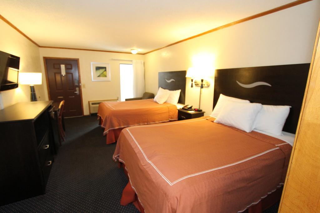 Days Inn Kansas City-Worlds Of Fun Extérieur photo